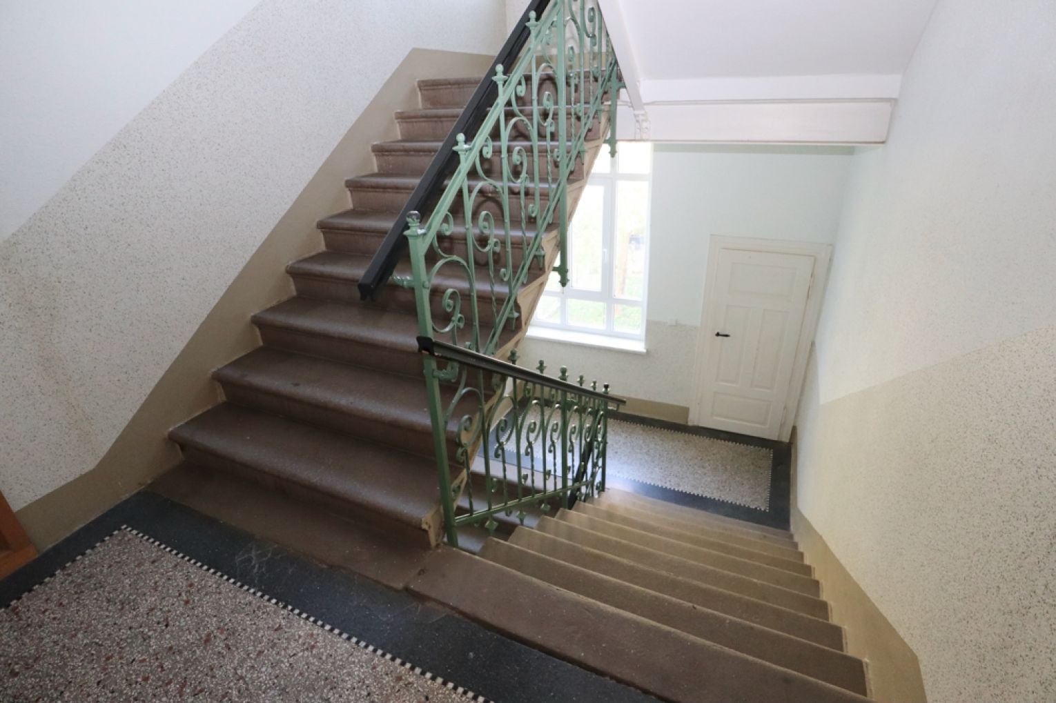 Gablenz • Einbauküche • 3-Raum Wohnung • ruhige Seitenstraße • zur Miete