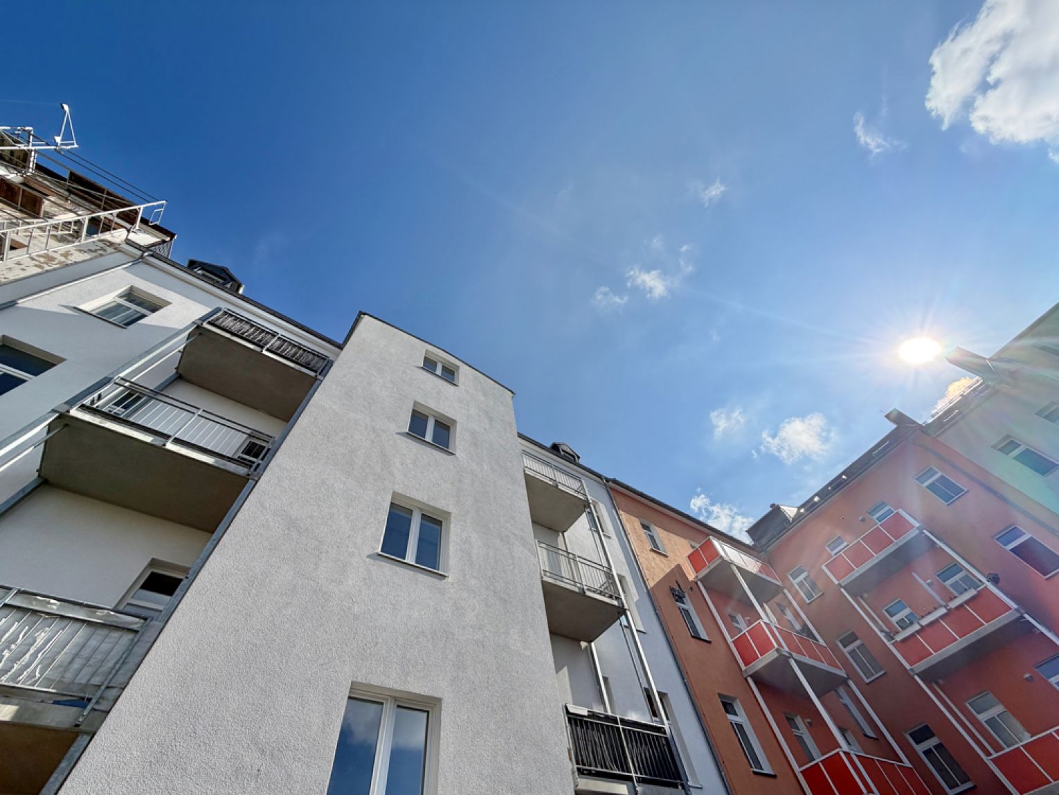 2 Zimmer • mit Einbauküche • in Chemnitz • Lutherviertel • zur Miete • Dielenboden • ab sofort frei