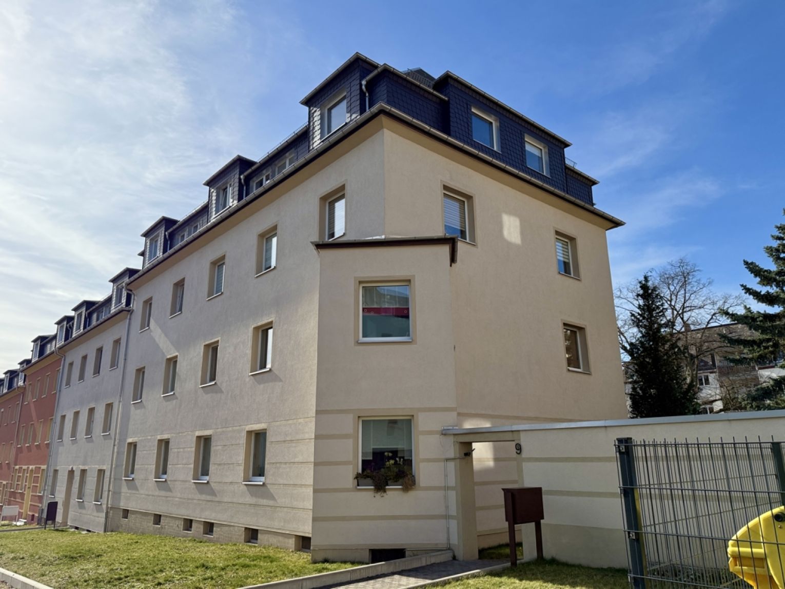 SELTEN! • 4 Zimmer • Balkon • ruhige Lage • Bad mit Wanne • neues Laminat in Absprache • anschauen?