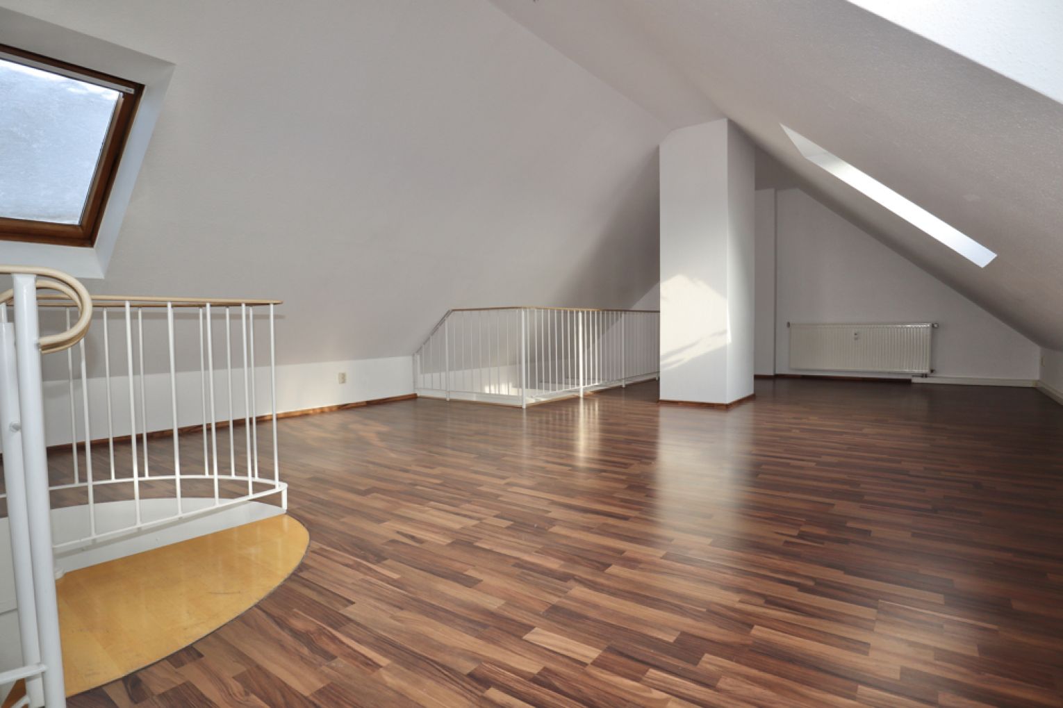 Maisonette • 3-Raum Wohnung • Dachgeschoss • in Chemnitz • Einbauküche • Balkon • schnell anrufen