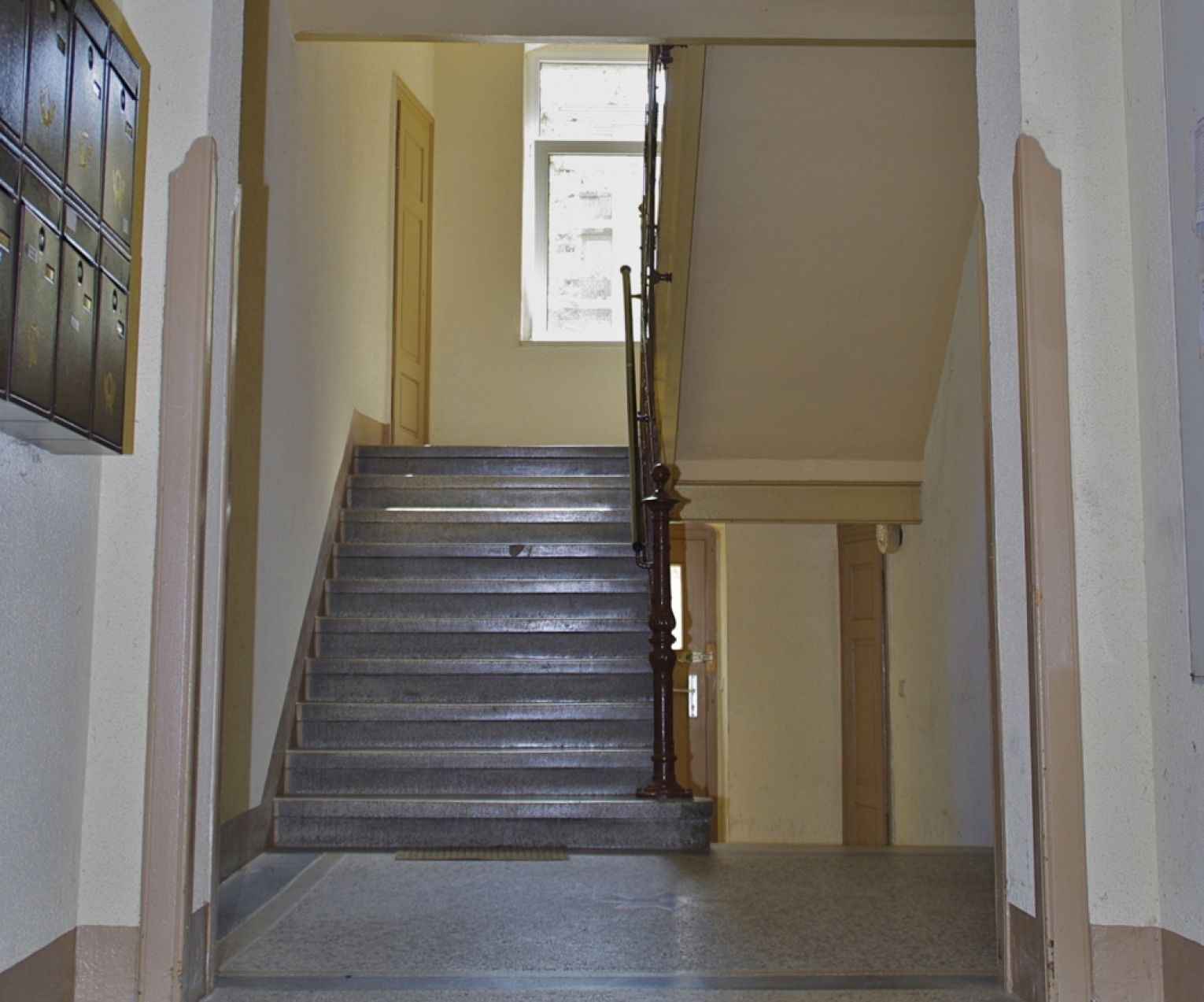 4 Raum • 2 moderne Bäder • Wohnküche • Balkon • Laminat • ruhige Lage • 2.Etage • top Raumaufteilung