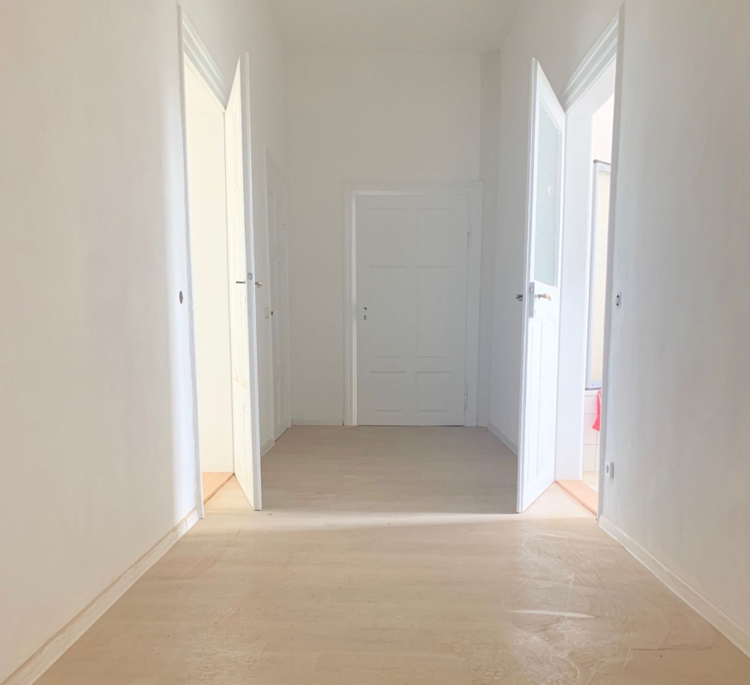 Tageslichtbad • 130 qm • modernes Laminat • 4-5 Zimmer • in Meerane • Mieten !?