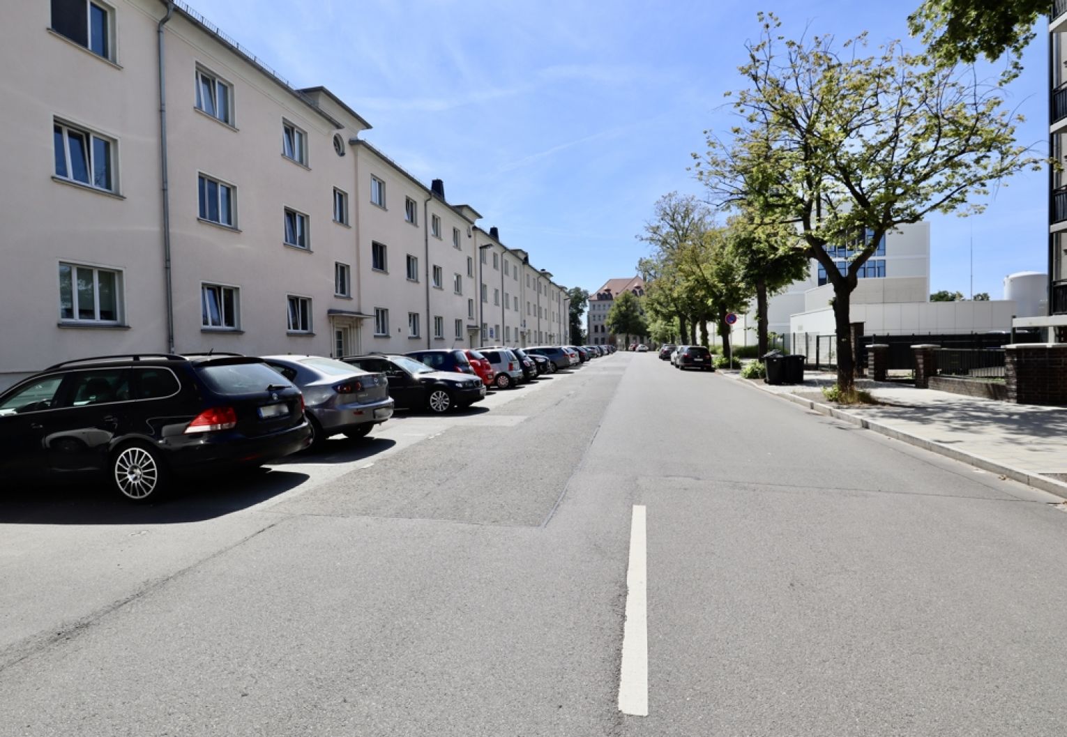 2-Raum Wohnung • Uni-Campus • Balkon • zentrale Lage • in Chemnitz • große Küche • jetzt anrufen 