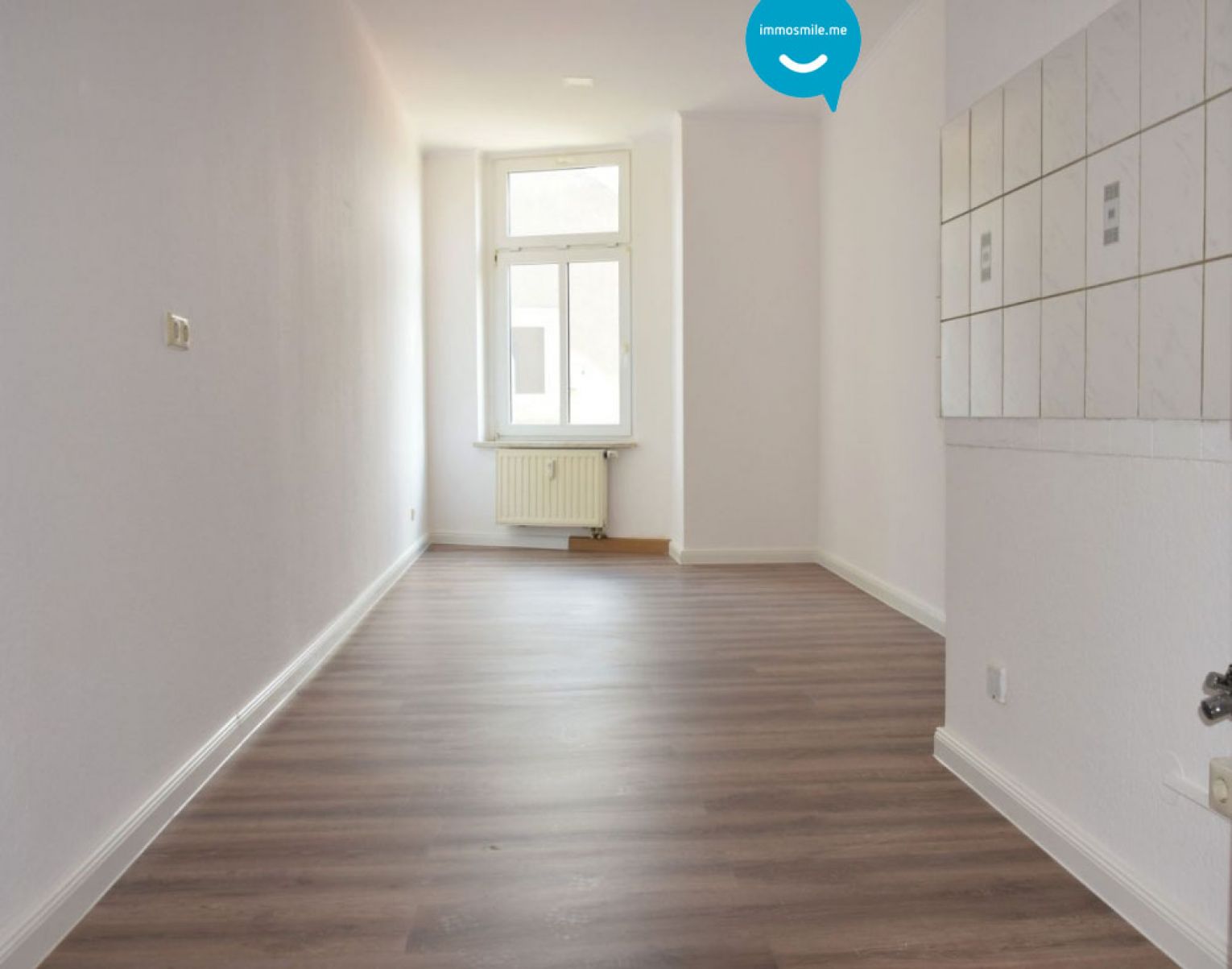4-Zimmer • Schönau • Bad mit Fenster und Wanne • Laminat • Wohnküche • Garage • schnell anschauen !