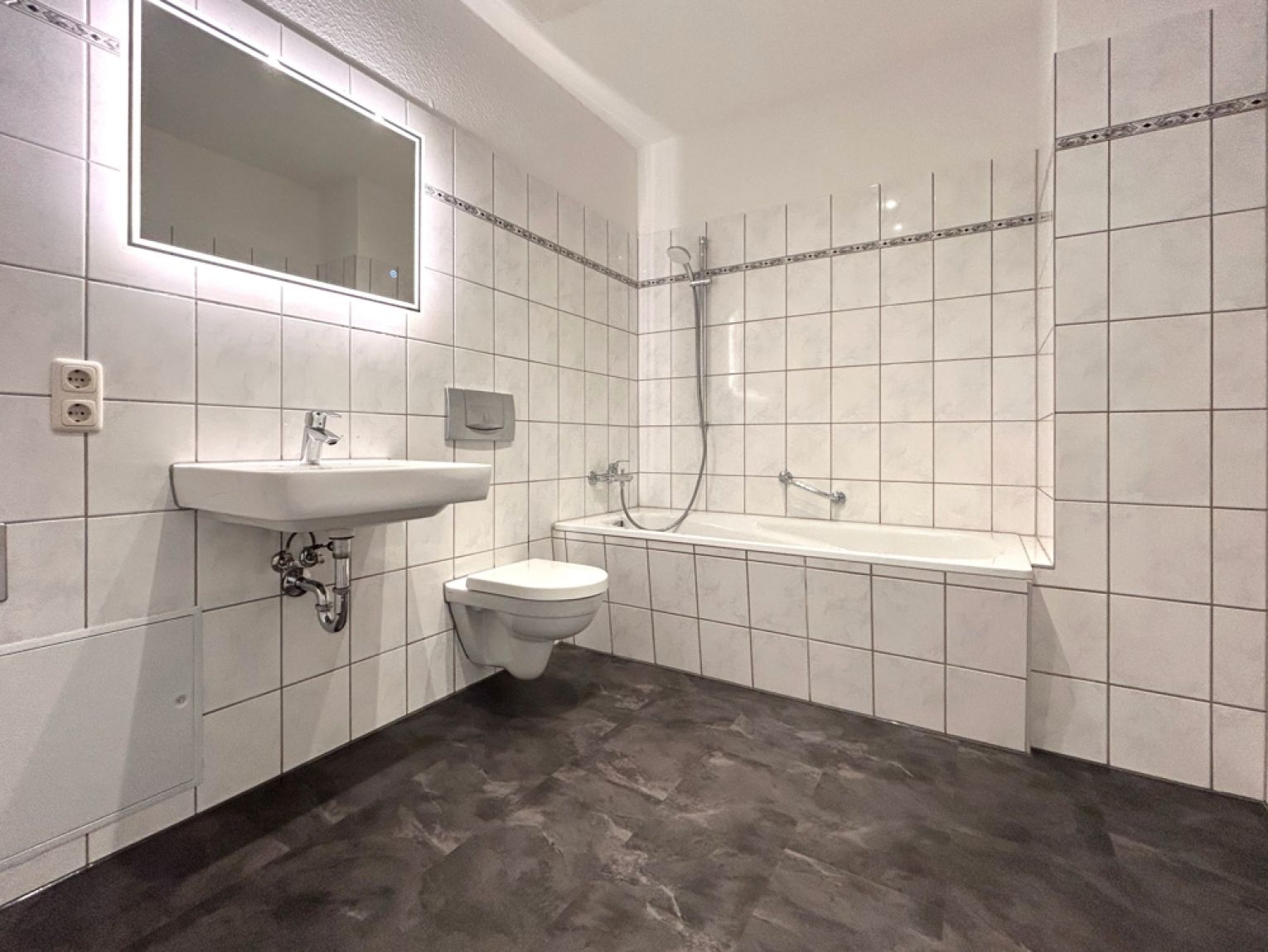 3 Zimmer • mit Balkon • Gäste-WC • auf dem Kaßberg • in Chemnitz • zur Miete • ab sofort frei!
