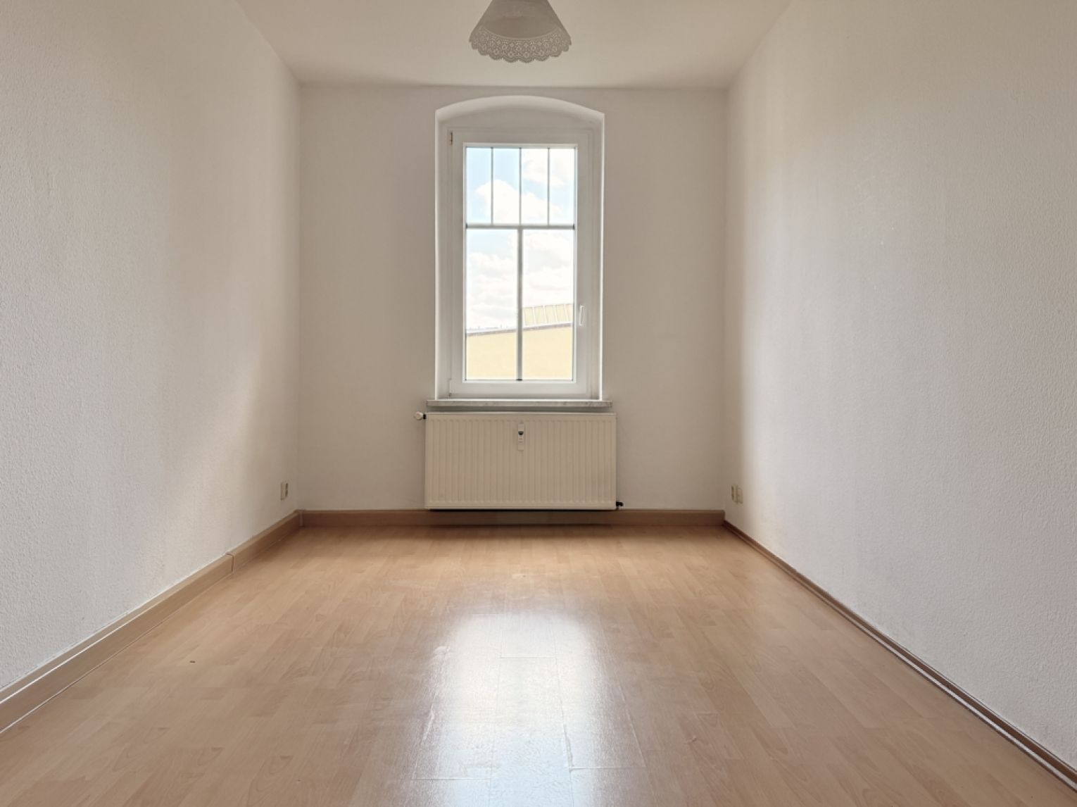 2-Raum • Kaßberg • Einbauküche • Südbalkon • niedrige Nebenkosten • Bad mit Wanne • TOP!