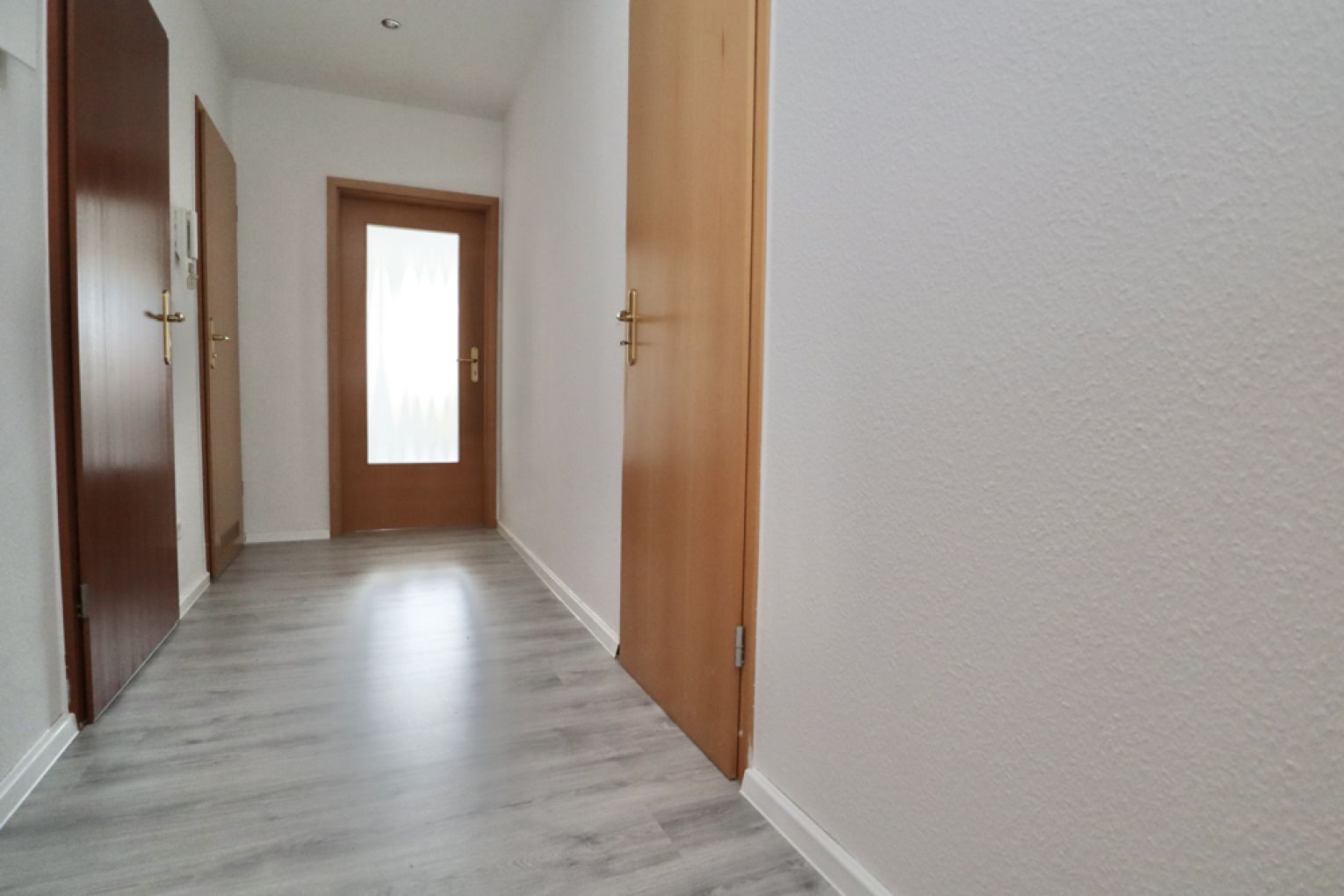 Harthau • 2 Raum Wohnung • neuer Fußboden • mit Küche • sofort anschauen • ruhige Lage • Chemnitz
