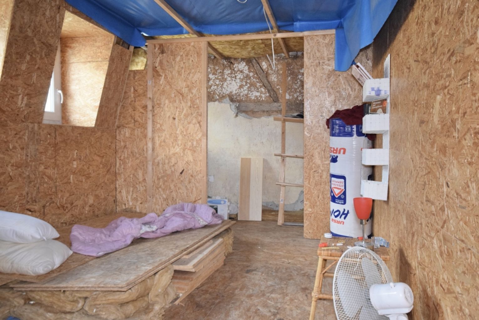 Gute Ausgangsbasis • Reihenmittelhaus • 3 Etagen • viel Platz • sanierungsbedürftig • Garagen