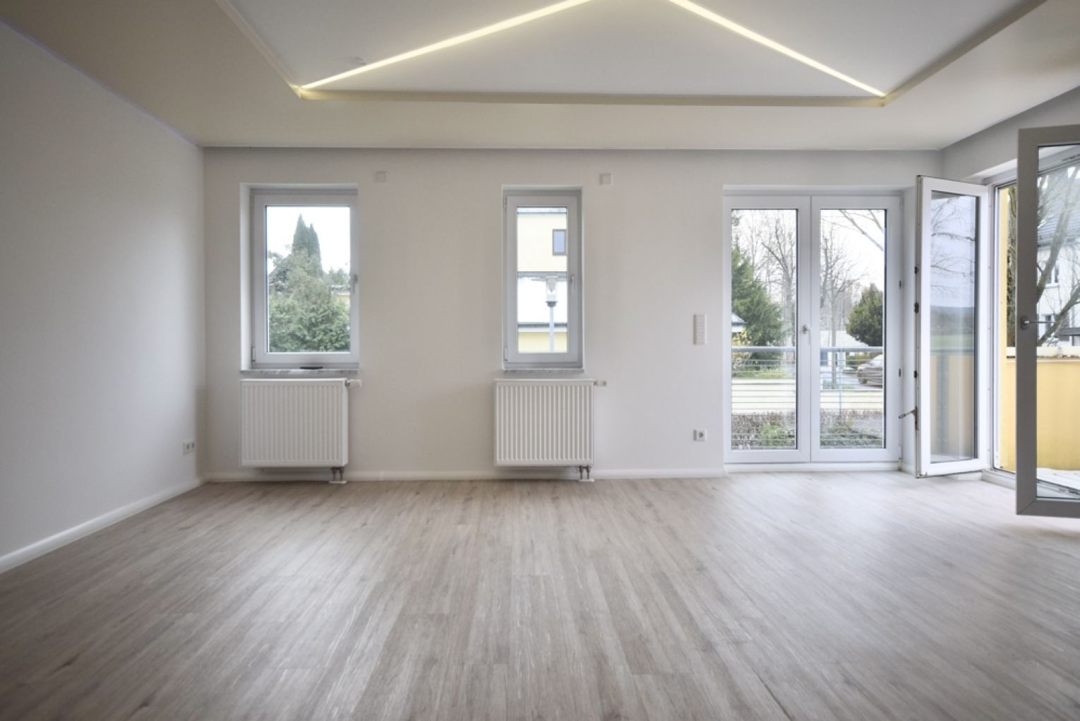3 Zimmer • Eigentumswohnung • Rabenstein • 2 Balkone • Tiefgarage • Einbauküche • Top-Lage • Bad Neu