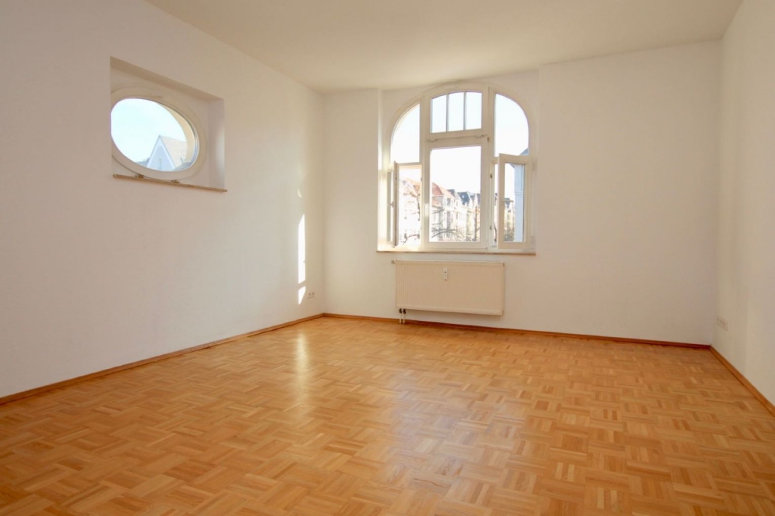 Anlageobjekt • Eigentumswohnung • 2 Zimmer • Kaßberg • vermietet • mit Parkett • jetzt investieren!