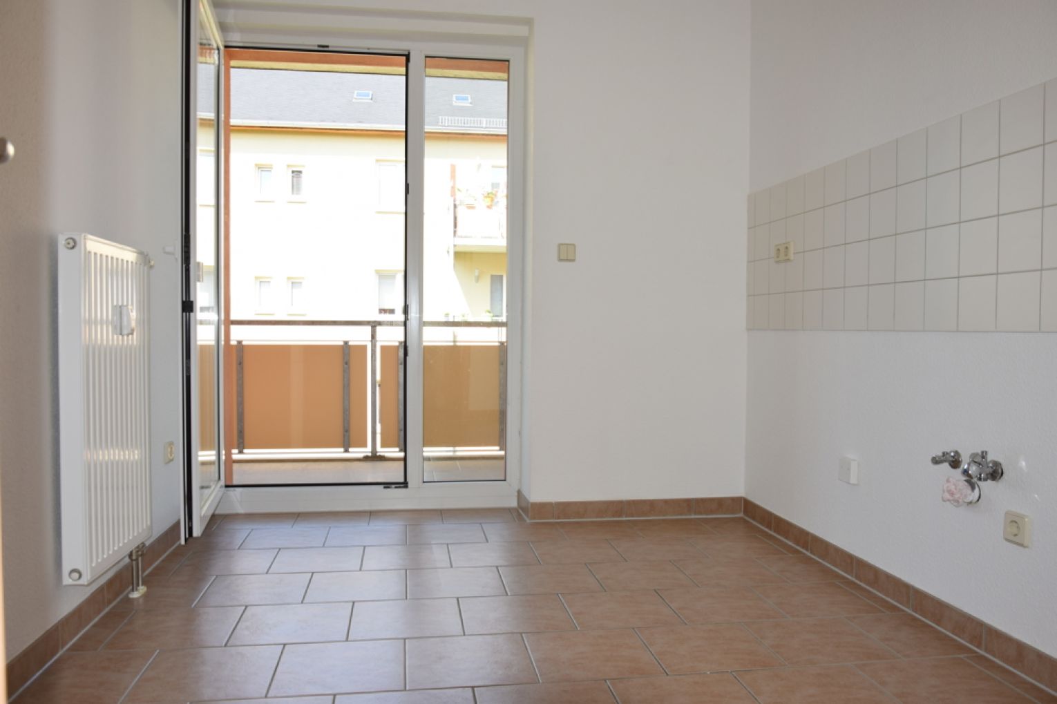 am Heimgarten • 2 Zimmer • Balkon • Laminat • Tageslichtbad mit Wanne • gedämmte Fassade!