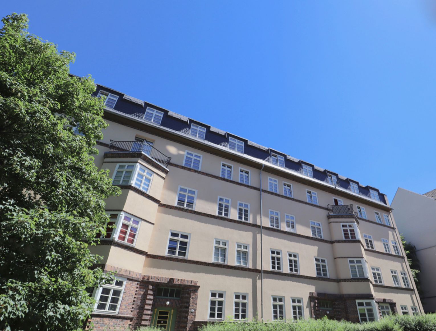 2-Raumwohnung • offene Küche • Einbauküche • Kaßberg • Balkon • zur Miete