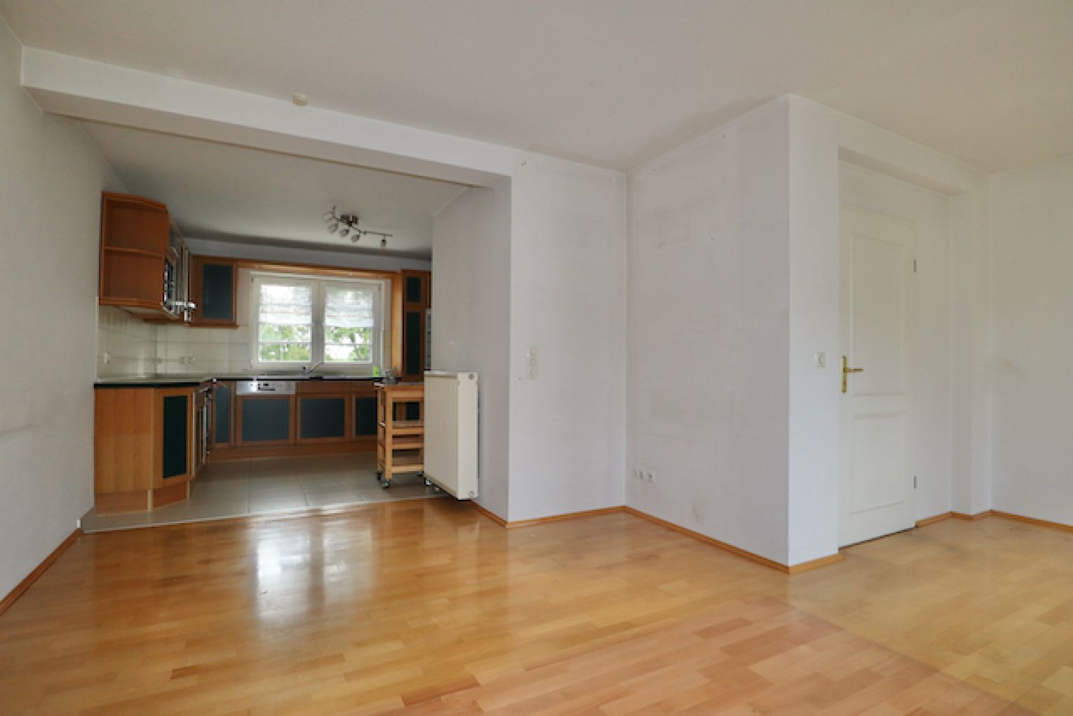 in Gablenz • Reihenhaus • toller Garten • Garage • Terrasse • Kaminanschluss • mit Küche • zur Miete