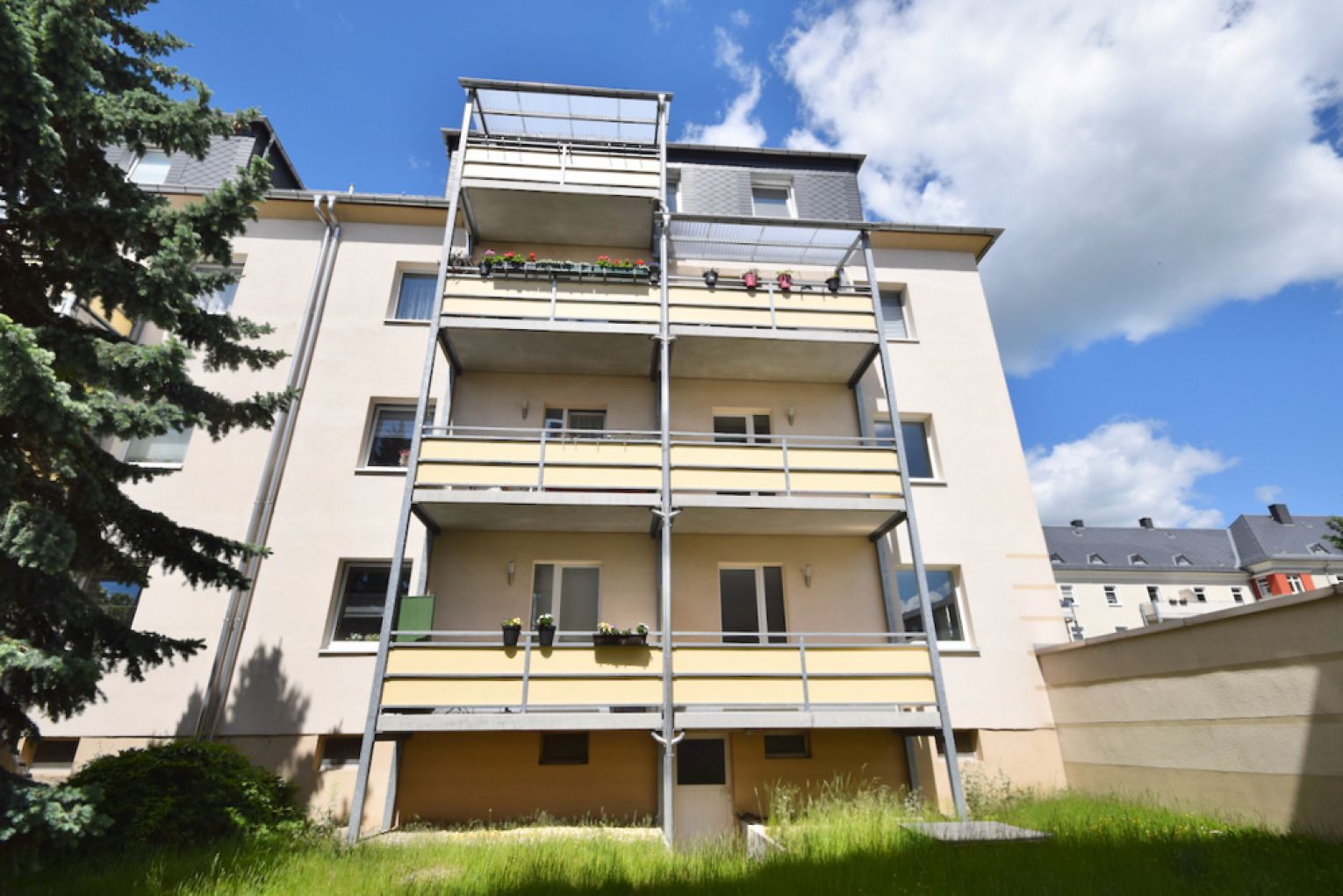 2 Zimmer • in Zeißigwaldnähe • Balkon • Laminat • Haus mit Wärmedämmung • optionale TOP-Einbauküche