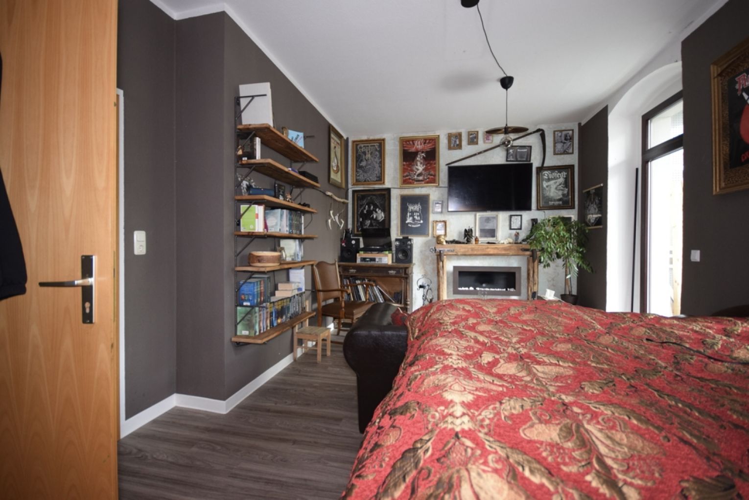 Laminat • 3-Raum • Aufzug • Bad mit Wanne • Schloß-Chemnitz • zentrumsnah • neuer Balkon!