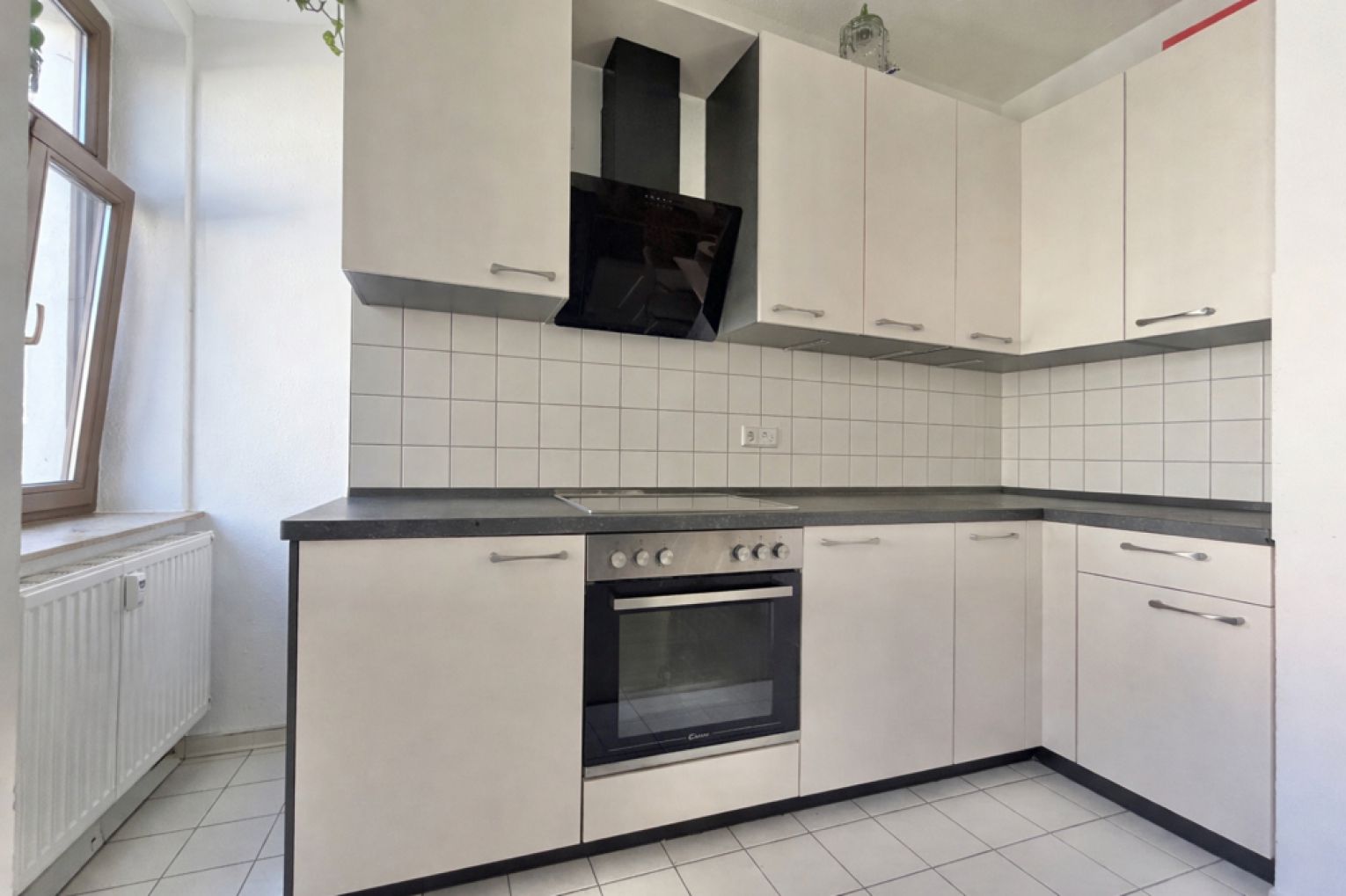 2 Zimmer • mit Einbauküche • in Chemnitz • Altendorf • zur Miete • Stellplatz • bald wieder frei!