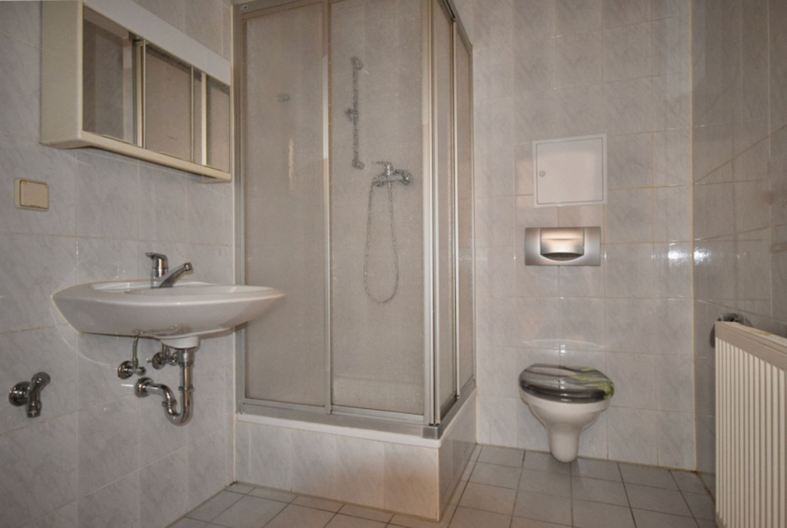 Apartment in Chemnitz • Dusche • ruhige Lage • Stellplatz • Nähe UNI • Laminat • 1-Raum • Anschauen!