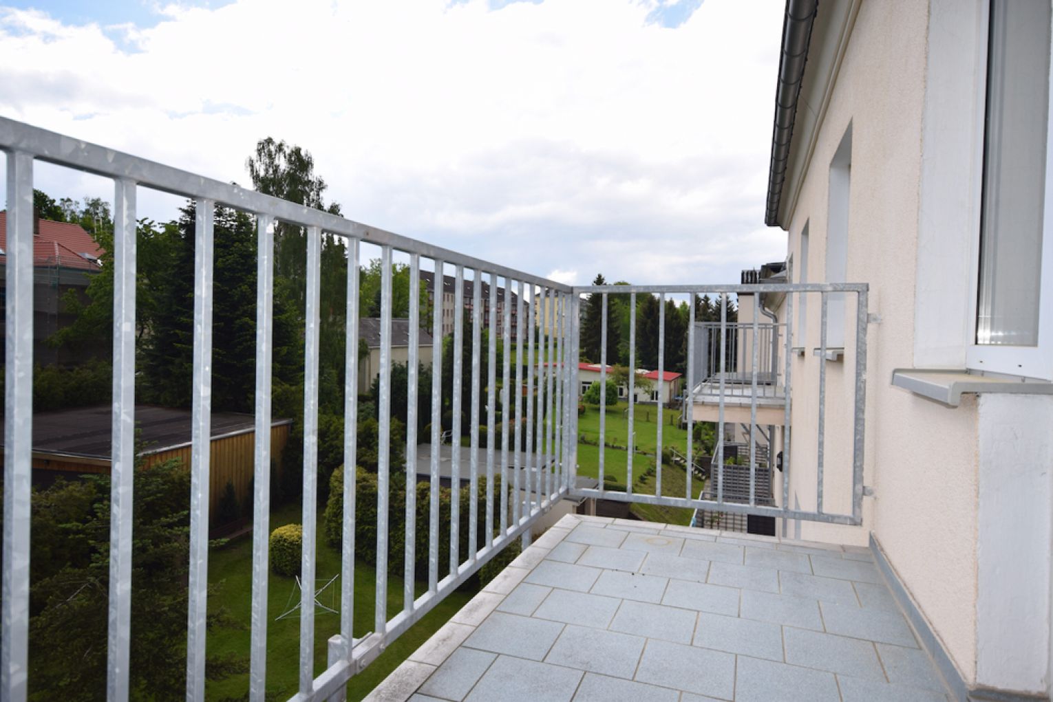 2-Raum • ruhige Lage • Chemnitz • mit Balkon • viel Grün • Laminat • Tageslichtbad • Anmieten! - Photo 1