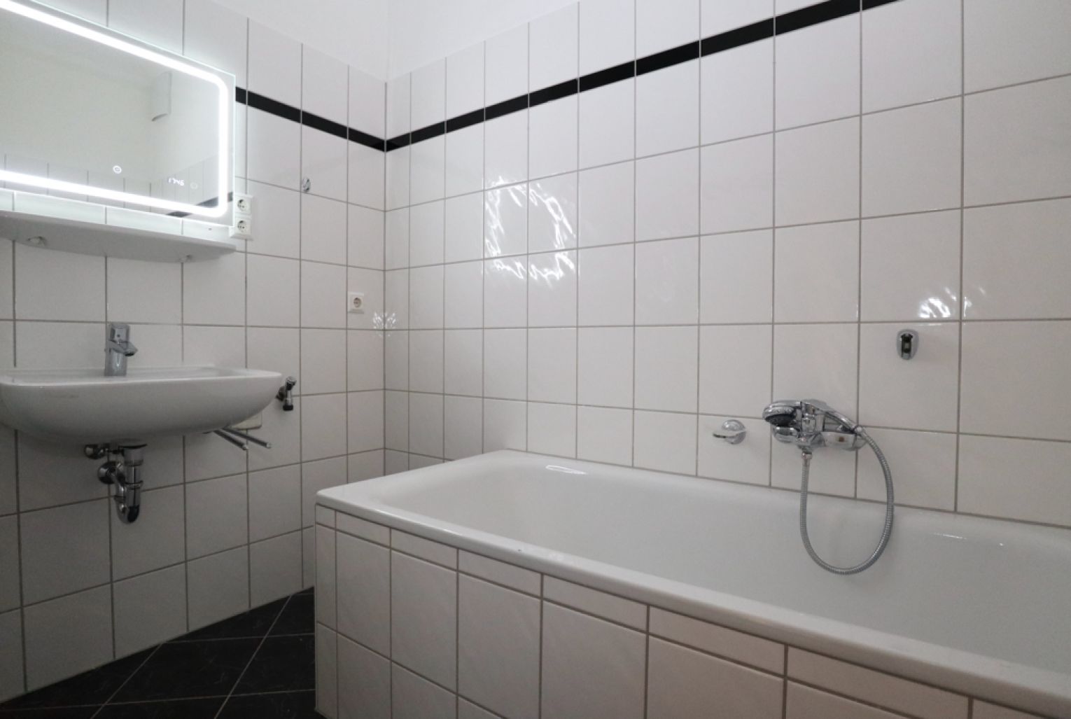 Kaßberg • jetzt schnell sein • 2-Zimmer • mit Balkon • Einbauküche • Wanne&Dusche