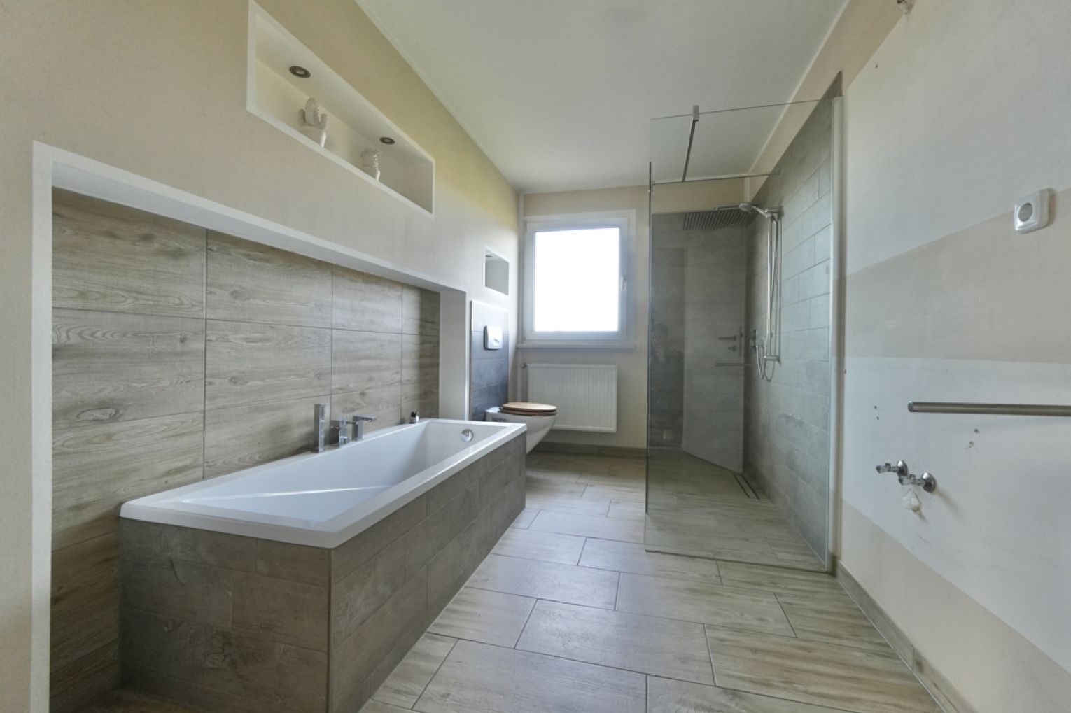 Einfamilienhaus • viel Fläche • 5-Zimmer • Kamin • eigene Gestaltungsmöglichkeiten • Königsfeld