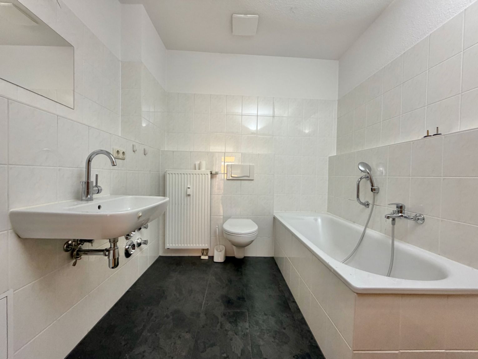 4 Zimmer • in Hartmannsdorf • mit Balkon • ideale Familiengröße • zur Miete • jetzt anrufen!