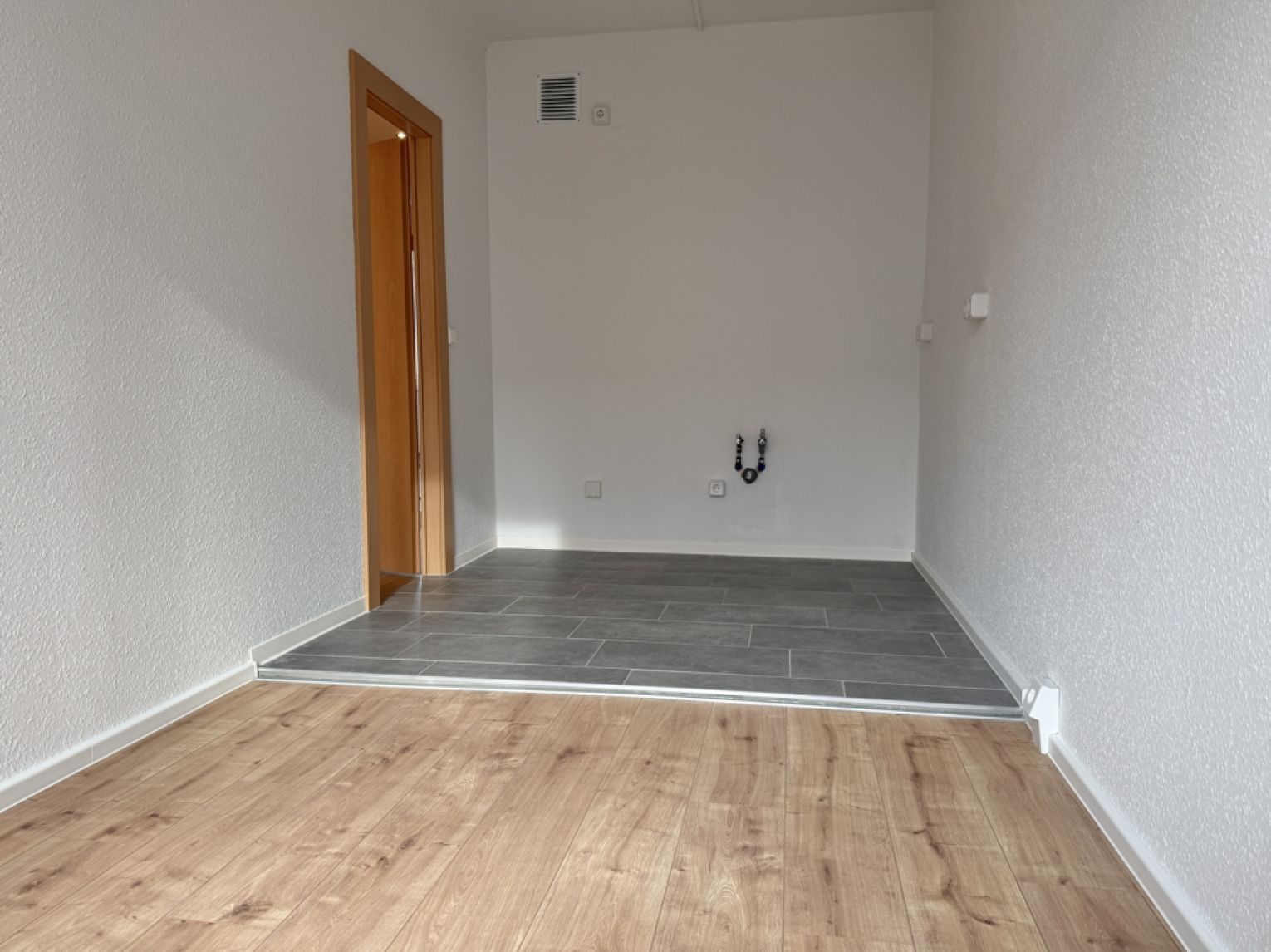 TOP • 3-Zimmer Wohnung • Wohnküche • Balkon • Laminat • in Kappel • gleich anschauen !?