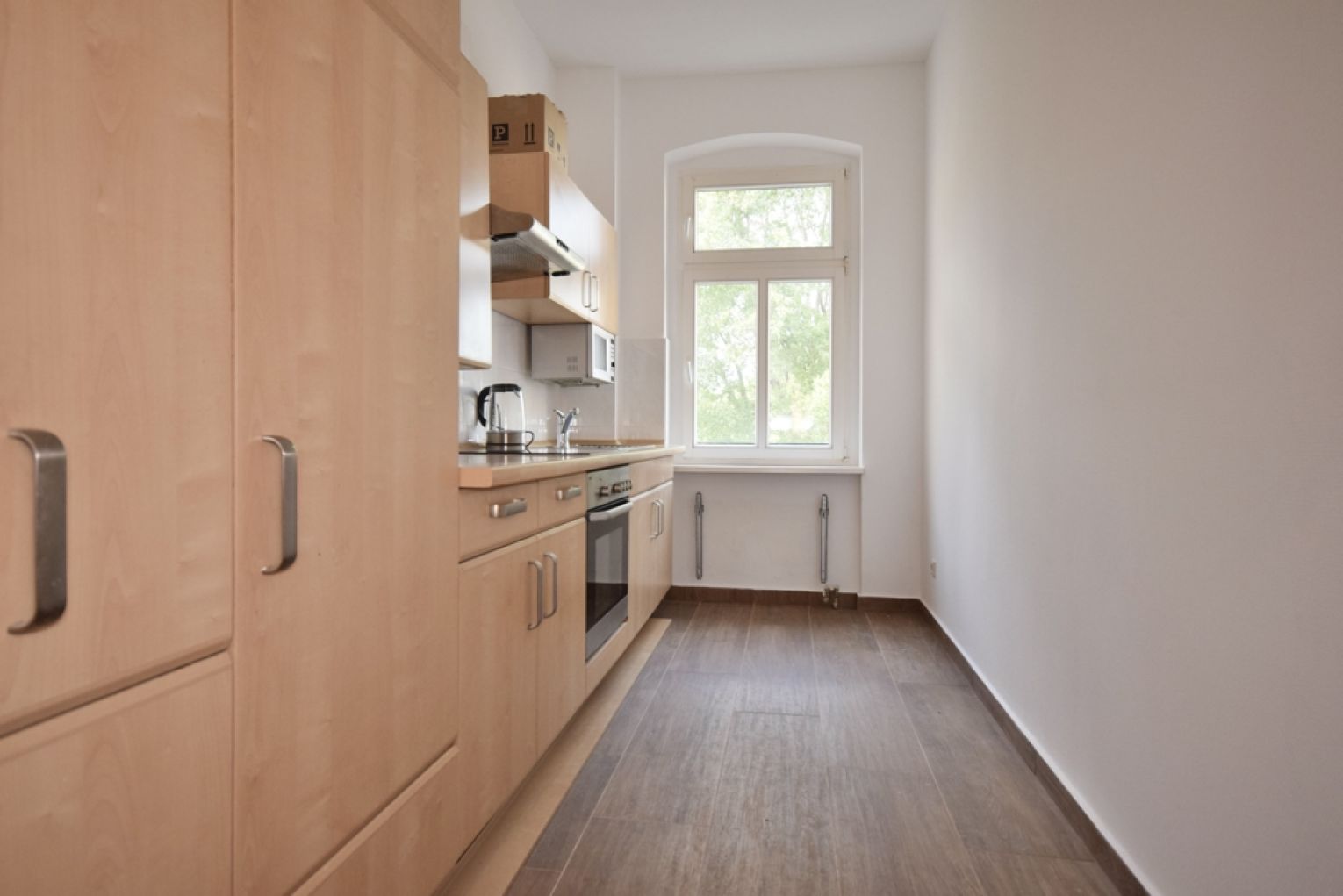 3 Zimmer • Einbauküche • großes Tageslichtbad • großes Wohnzimmer • praktischer Grundriss • Mieten!