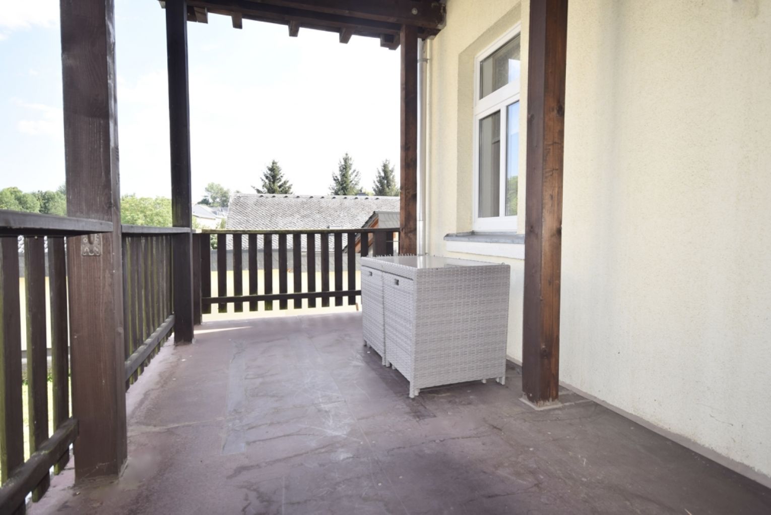 3 Zimmer Gewerbeeinheit • großer Balkon • neue Laminatverlegung bei Anmietung • günstige Lage • TOP