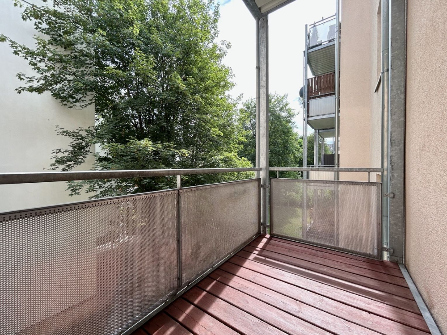 2-Raumwohnung • offene Küche • Einbauküche • Kaßberg • Balkon • zur Miete