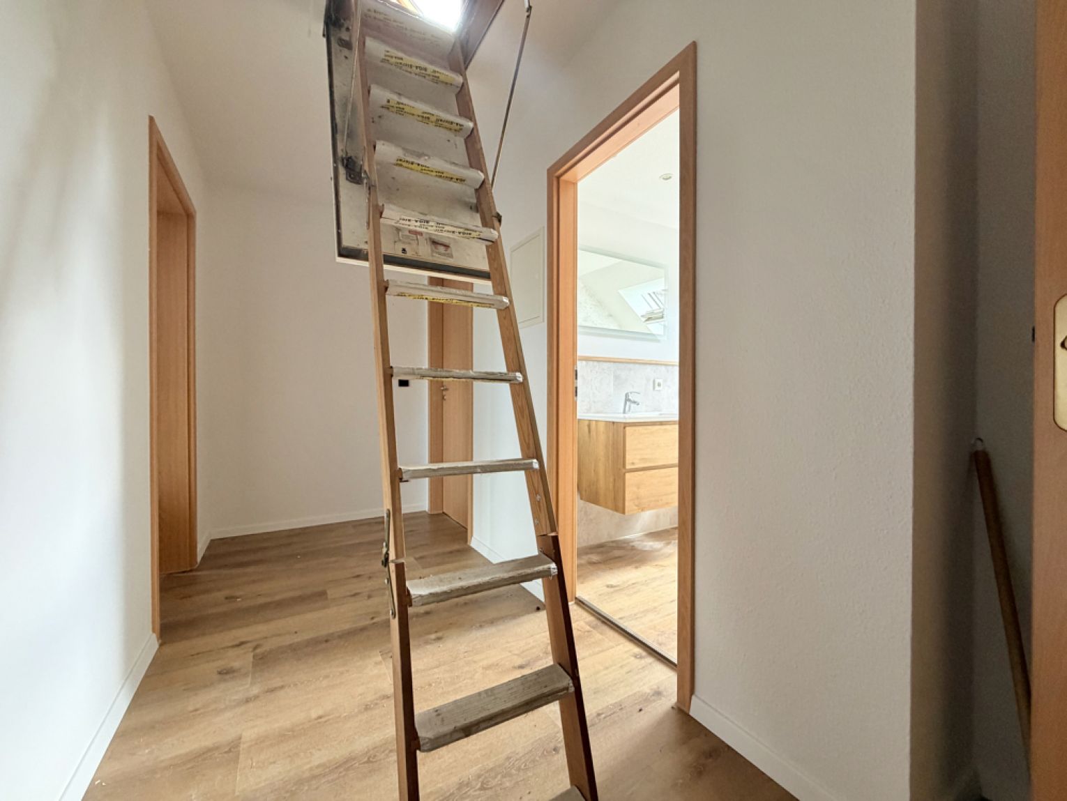 2 Zimmer • Balkon • Dachgeschoss • in Chemnitz • modern und neu • schnell sein und direkt mieten!