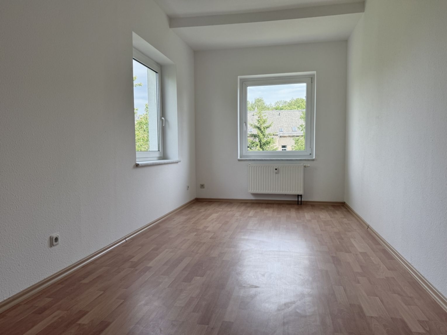 Dachgeschoss • ruhige Lage • 2-Zimmer • viel Grün • Hilbersdorf • Tageslichtbad • Anmieten!