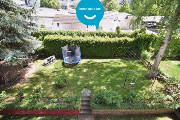 3-Zimmer-Hochparterre • Kassberg • Balkon • schickes Laminat • Bad mit Wanne •  • mal Anschauen !?