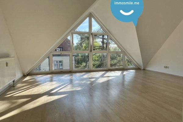 eindrucksvolle Glasfront • Tageslichtbad mit Wanne • Stellplatz • Laminat • sofort beziehbar • TOP!