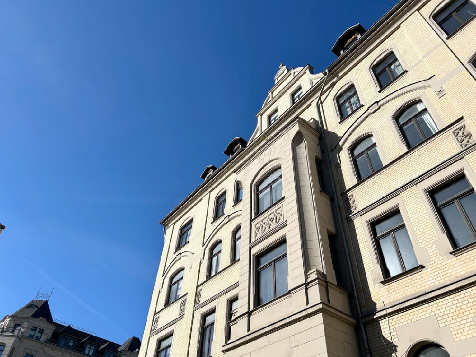 Gewerbe • Büro • Laden • auf dem Kaßberg • perfekt gelegen • Schaufenster • in Chemnitz •  zur Miete