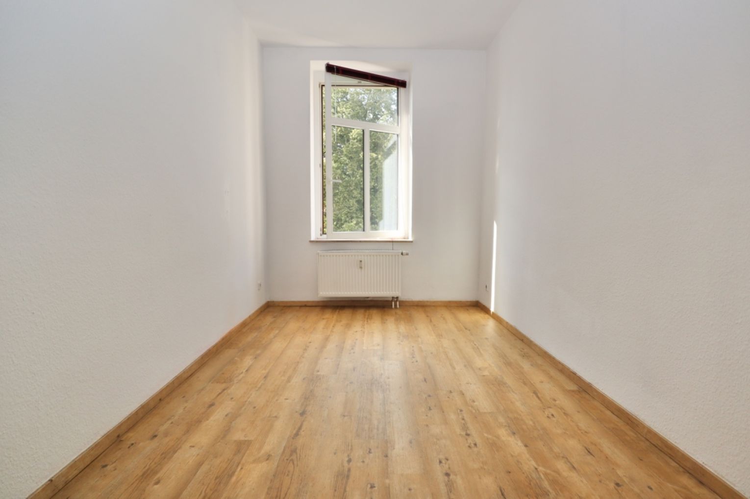 mit Küche • zur Miete • 2-Zimmer • Dusche • Vinylboden • Schloßchemnitz • schnell anrufen!
