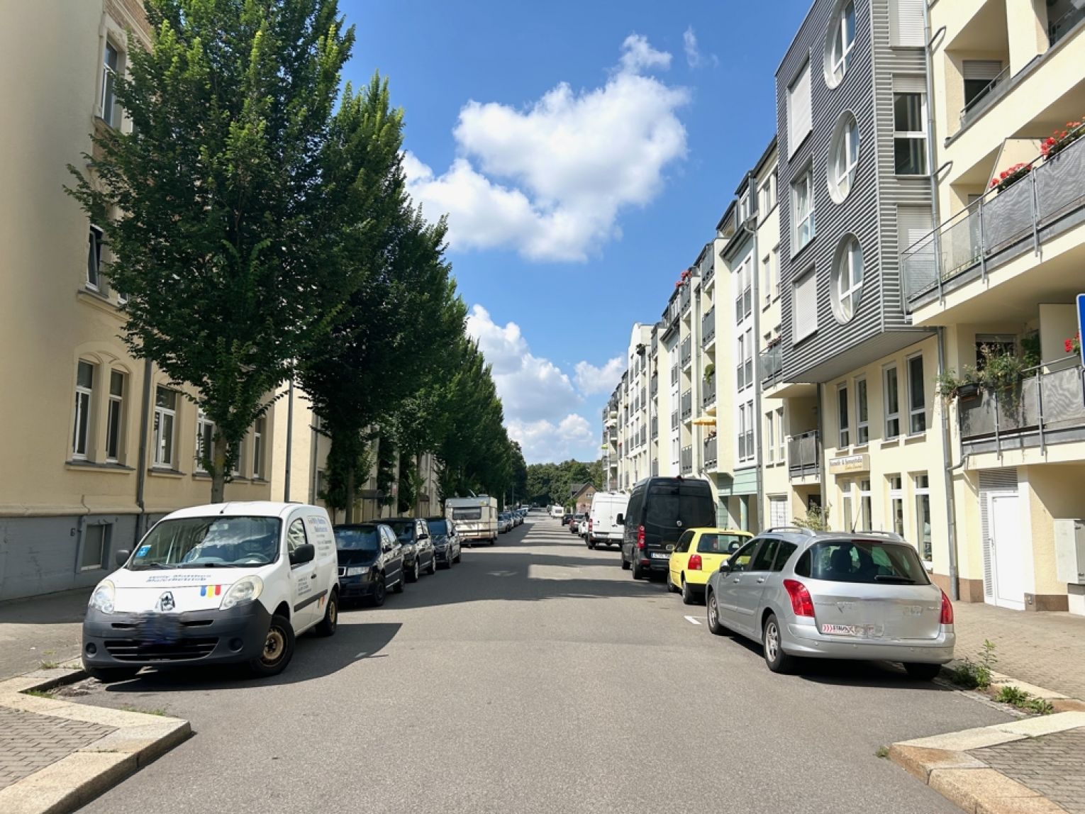 2 Zimmer • individuell • mit Aufzug • Balkon • lichtdurchflutete Räume • mit Stellplatz