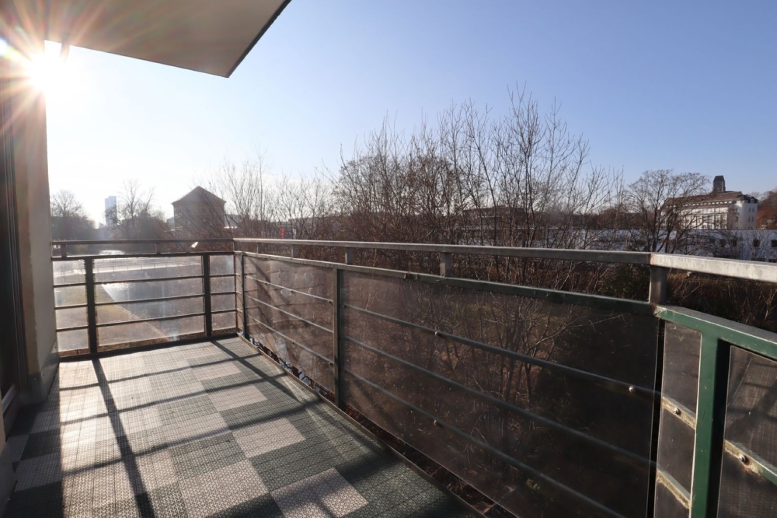 4-Zimmer • Balkon • Einbauküche • an der Chemnitz • Garten • schnell anrufen • Schloßchemnitz