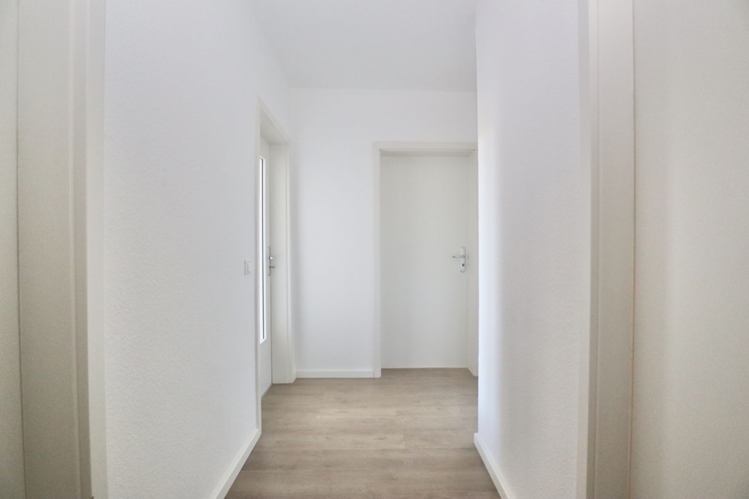 Balkon • Tageslichtbad • Wanne • Stellplatz • 3-Zimmer Wohnung in Chemnitz • Zentrum • jetzt anrufen