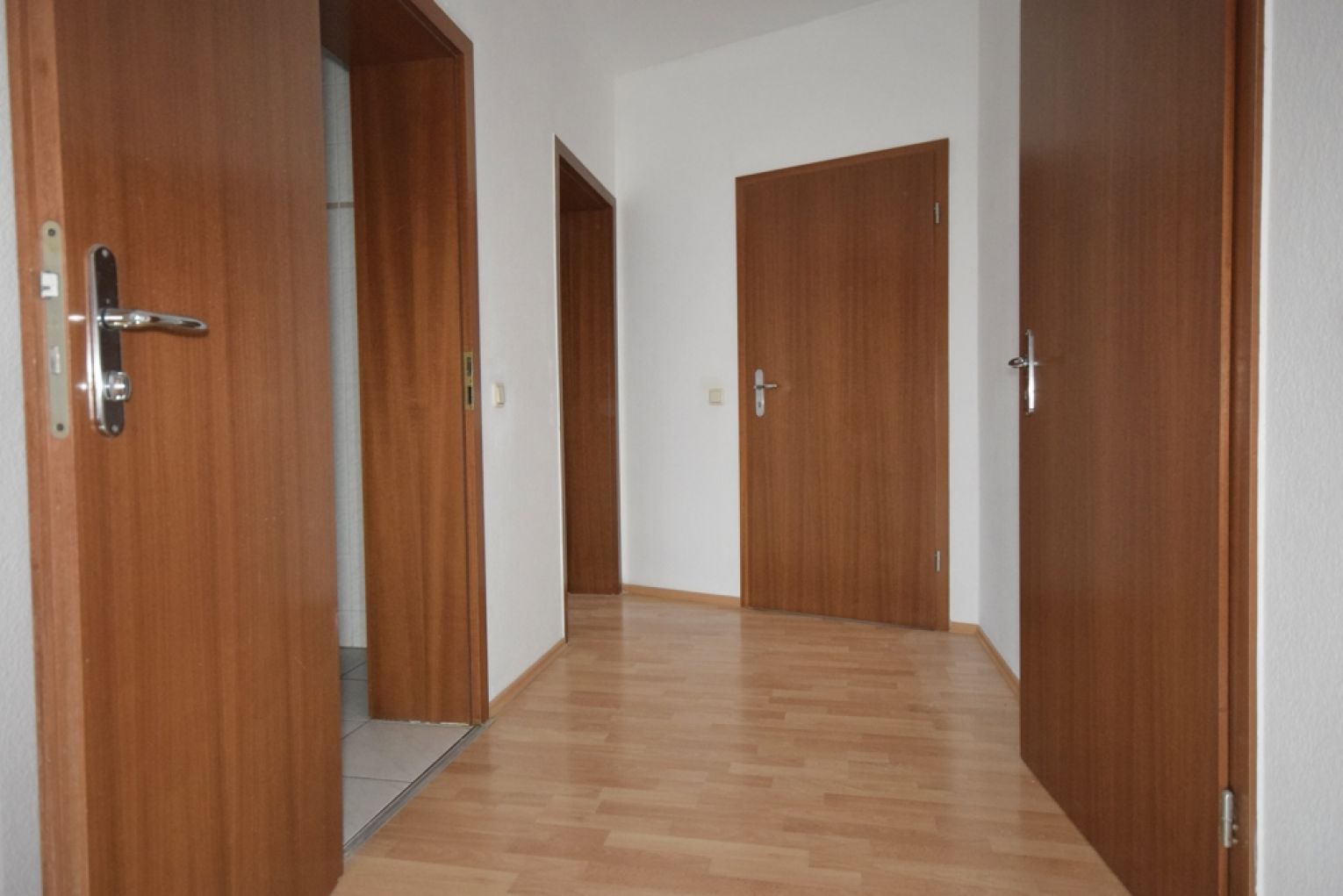 2-Raum • Kaßberg • Einbauküche • Südbalkon • niedrige Nebenkosten • Bad mit Wanne • TOP! - Photo 4
