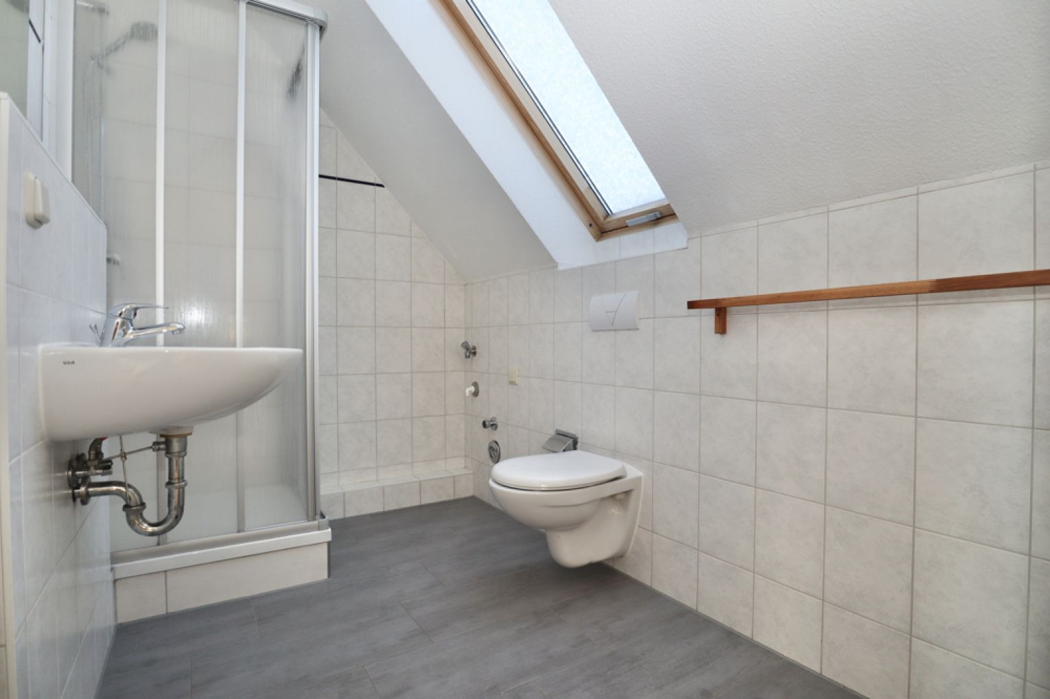 3-Raum Wohnung • Dachgeschoss • in Schloßchemnitz • Maisonette • 2 Bäder • Balkon • jetzt anrufen