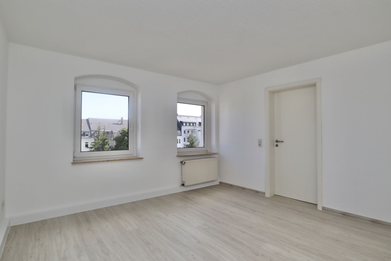Zentrum • Einbauküche • Chemnitz • neu • Tageslichtbad • Stellplatz • 2-Raum Wohnung • jetzt anrufen