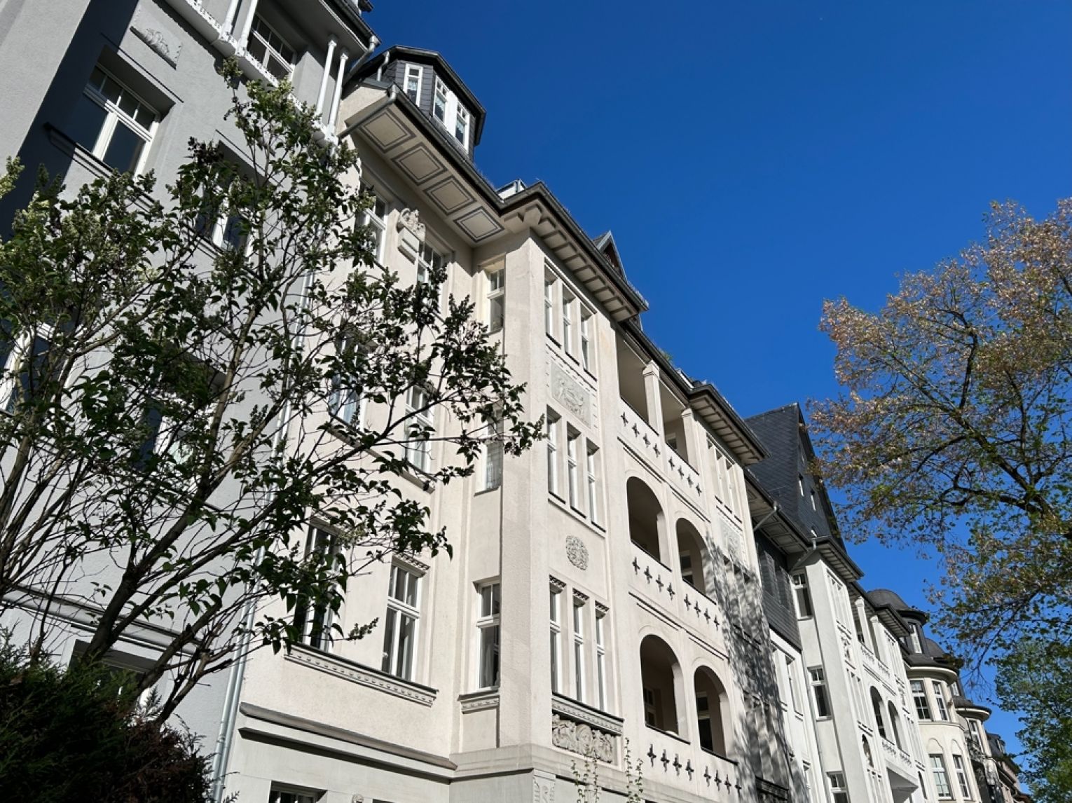 2-Raum Wohnung • Kaßberg • zur Miete • mit Balkon • Chemnitz • offene Küche • Erker
