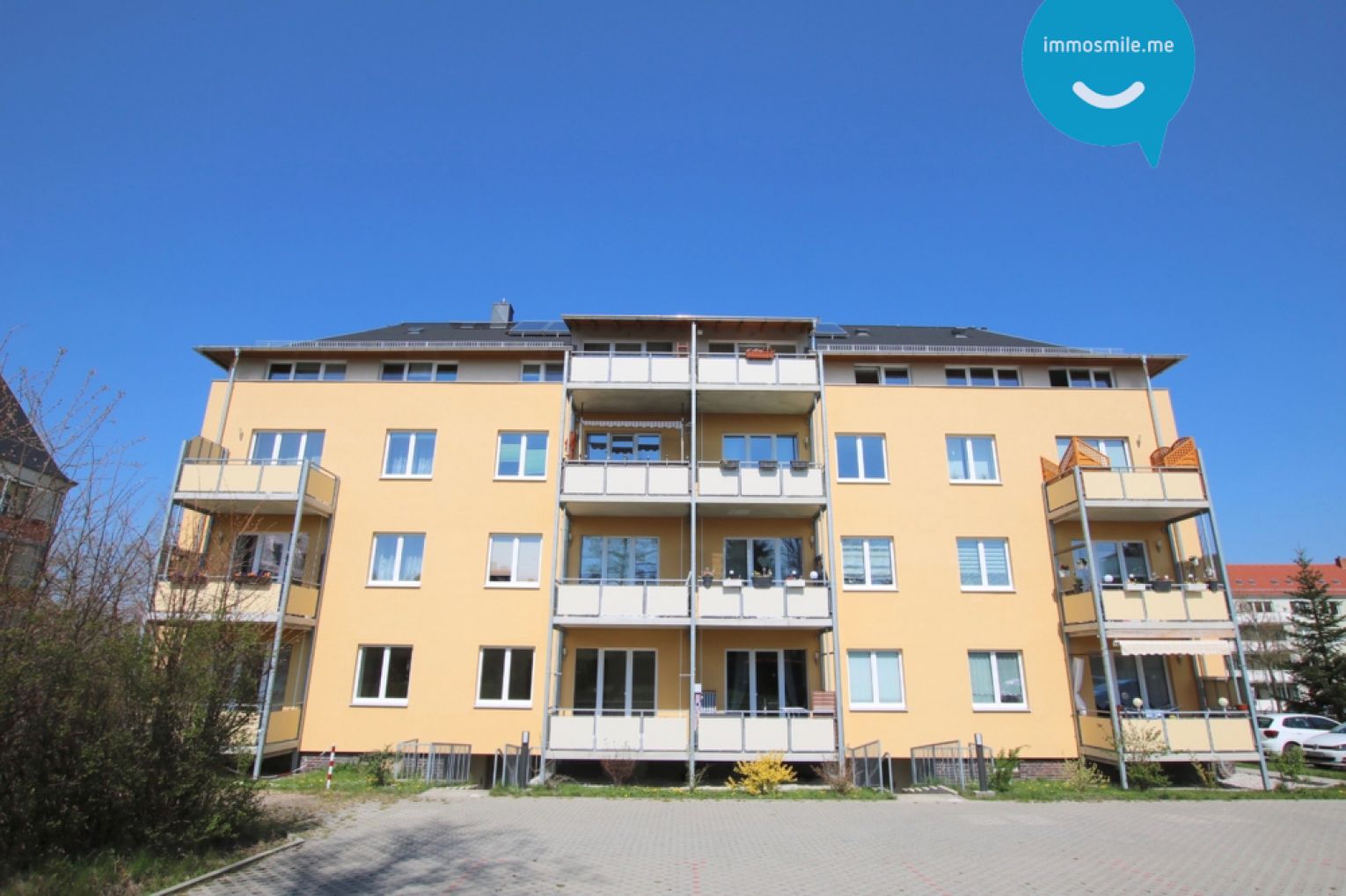 3 Zimmer • Südbalkon • modernes Laminat • Hochparterre • Stellplatz • Fussbodenheizung • TOP! - Foto 4