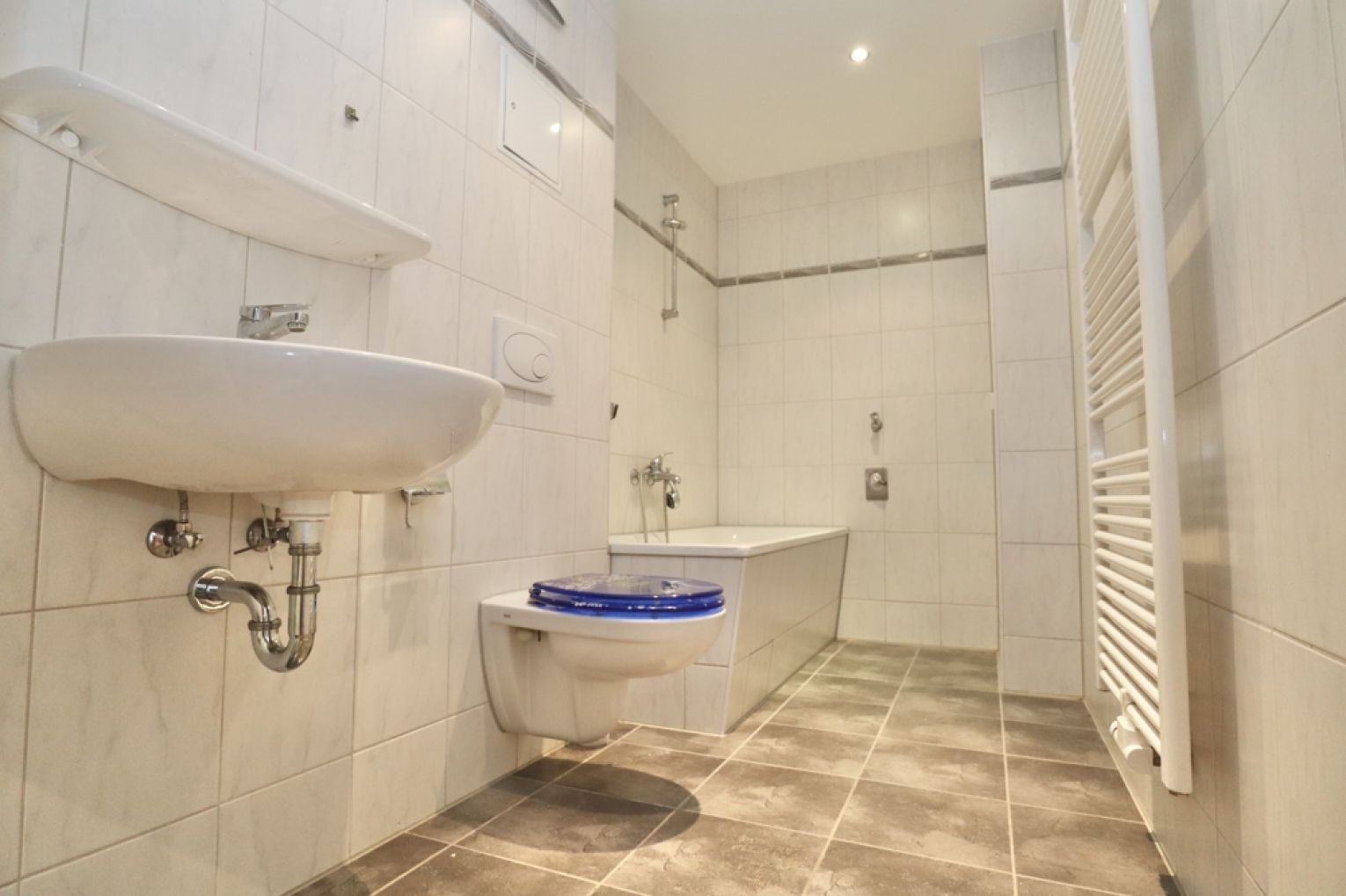 Mietwohnung • in Chemnitz • 2-Zimmer • mit Balkon • Stellplatz • Einbauküche • jetzt besichtigen!!