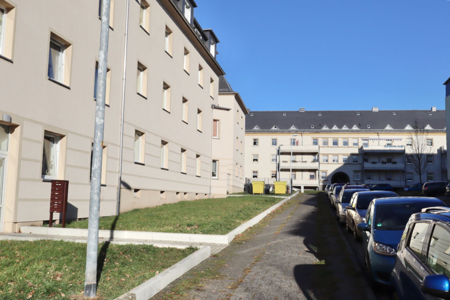 Laminat • Balkon mit Sonne • 2-Raum • Tageslichtbad mit Wanne • ruhige Lage • jetzt Termin machen! - Foto 4