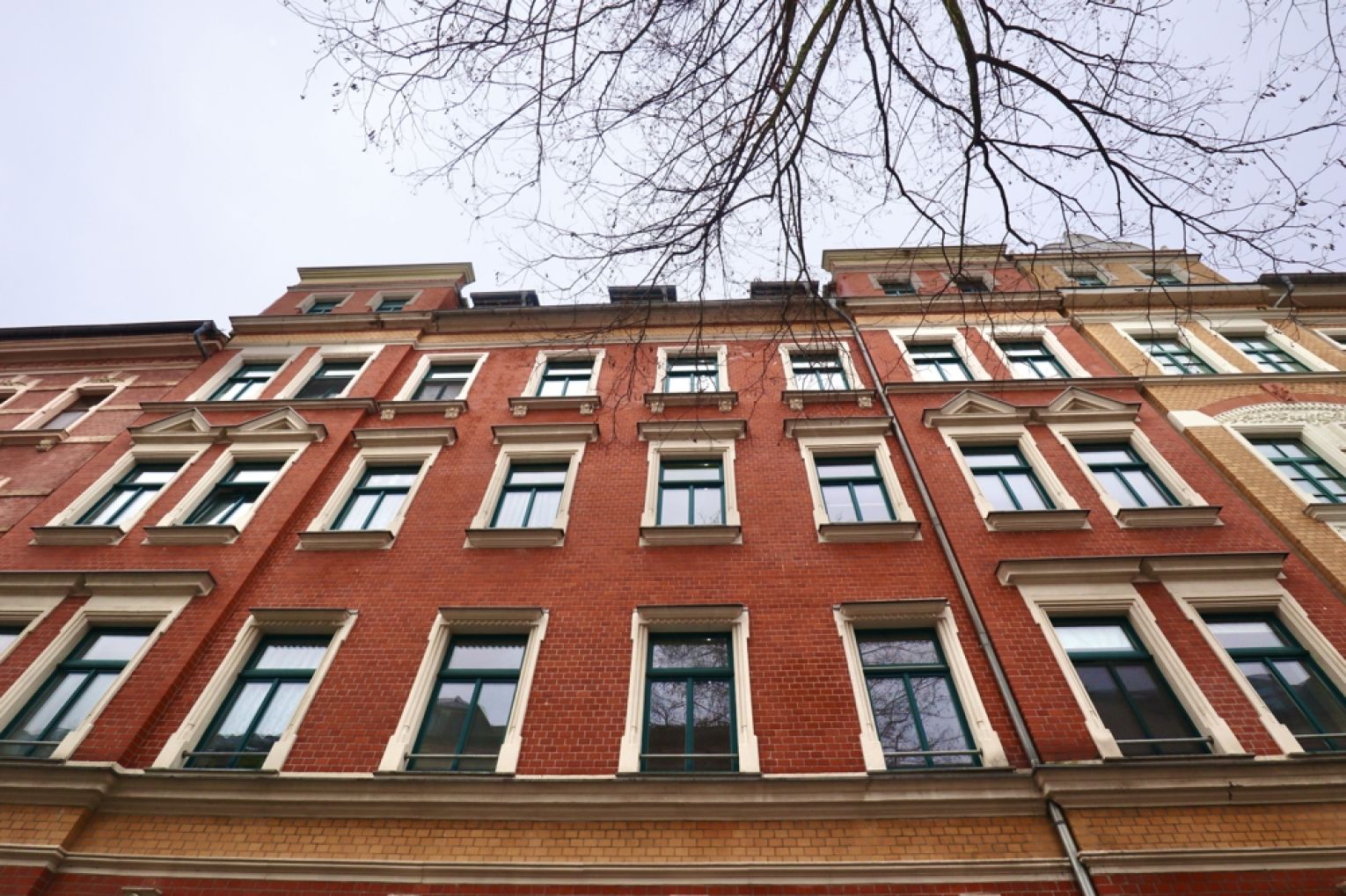 2-Raum Wohnung • Tiefgaragenstellplatz • Einbauküche • Balkon • Schloßchemnitz • bald wieder frei