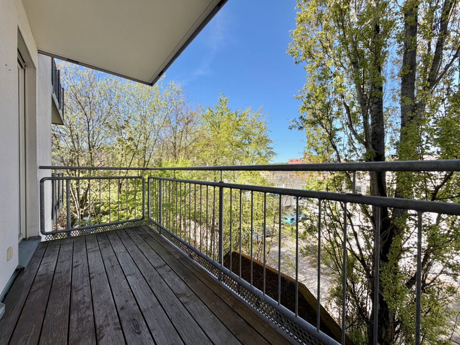 mit Balkon • Einbauküche • neu saniert • zur Miete • 2 Zimmer • in Chemnitz • nähe zur Universität!