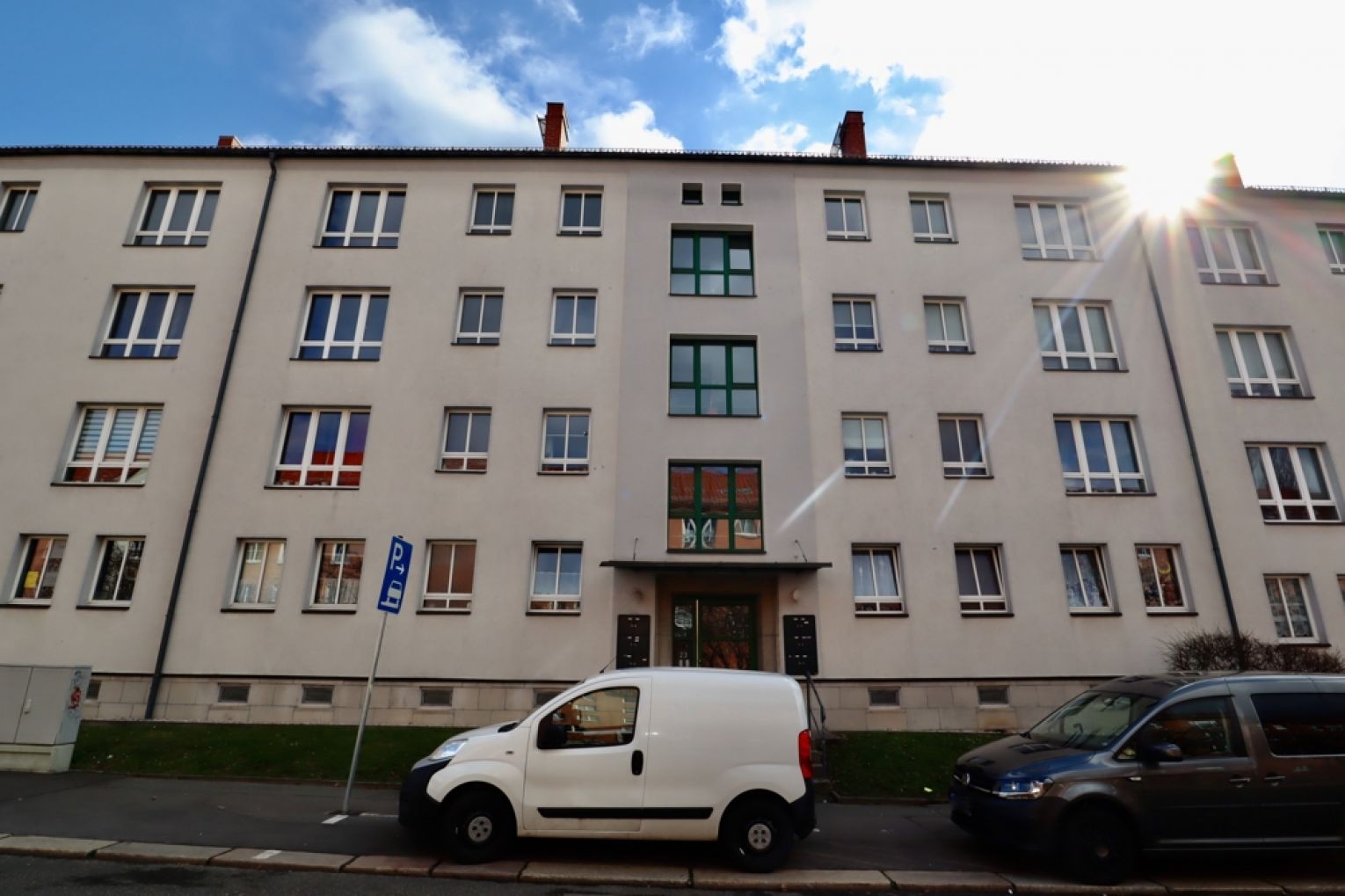 Einbauküche • 3 Zimmer • neues Laminat • Tageslichtbad • Miete • im Lutherviertel • jetzt anrufen