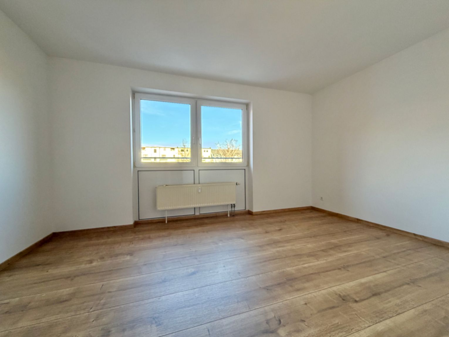2 Zimmer • Wohnung • zur Miete • Einbauküche • Balkon • Tiefgarage • Schloßchemnitz • schnell sein!