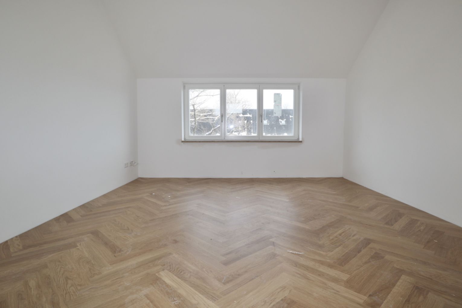 Dachgeschoss • 4-Raum Wohnung • Lutherviertel • offene Küche • Fußbodenheizung • modern • Mieten